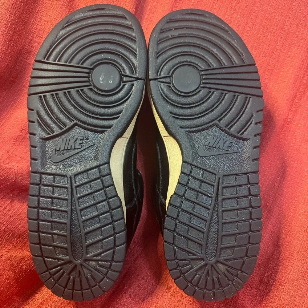 NIKE Rare Dunk‎ Low 6.0 Women's 8/Mens 6.5 454760-001, EUC